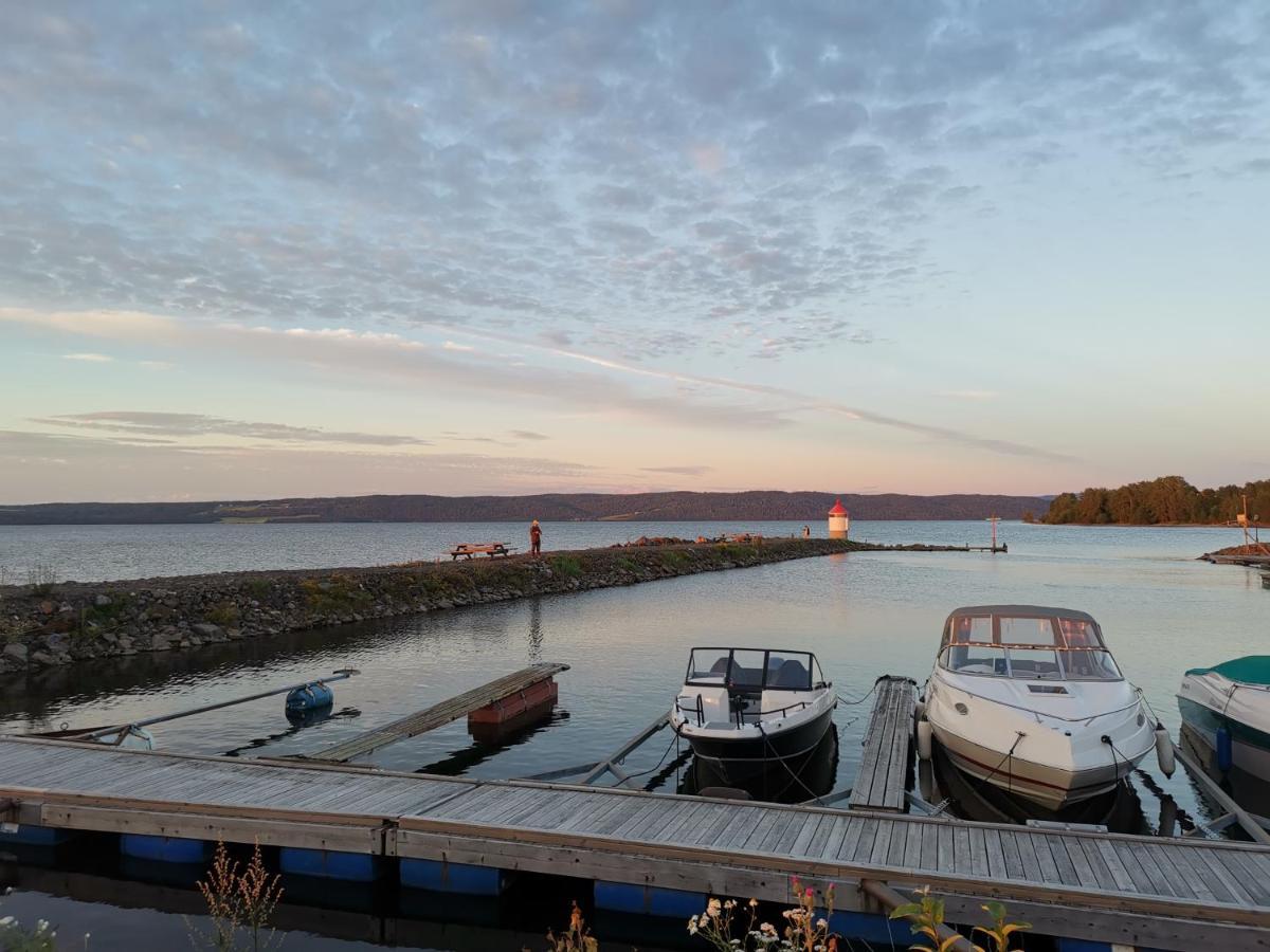 Отель Idylliske Evjua Ved Mjosa Skreia Экстерьер фото